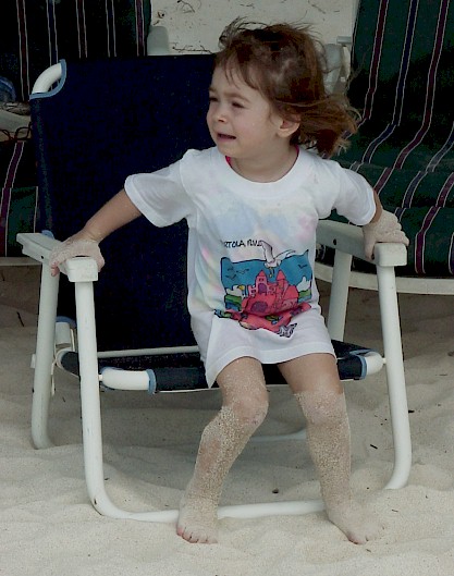 Dana in beach chair.jpg (66830 bytes)