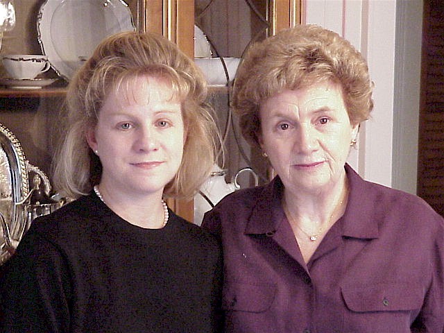 Joyce and Patty.jpg (90853 bytes)