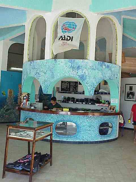 The Akumal Dive Center.jpg (33105 bytes)