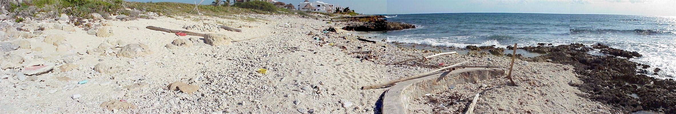 Panorama 180  of beach looking up from neighbor to south.jpg (470880 bytes)