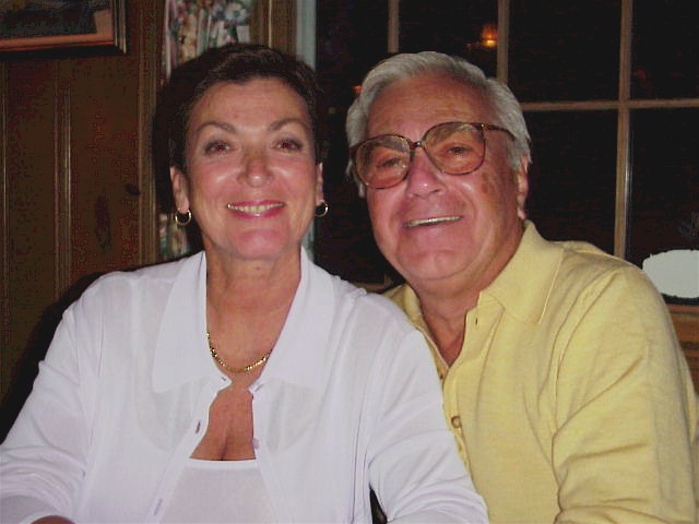 Gramma n Grampa.jpg (56374 bytes)