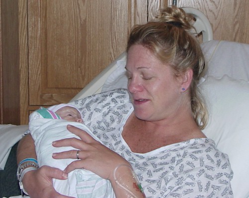 Kyle and Mommy 1.jpg (54892 bytes)