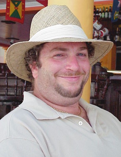 Big Daddy in his hat 2.jpg (53466 bytes)